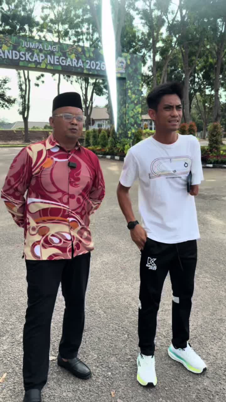 @Balaustory