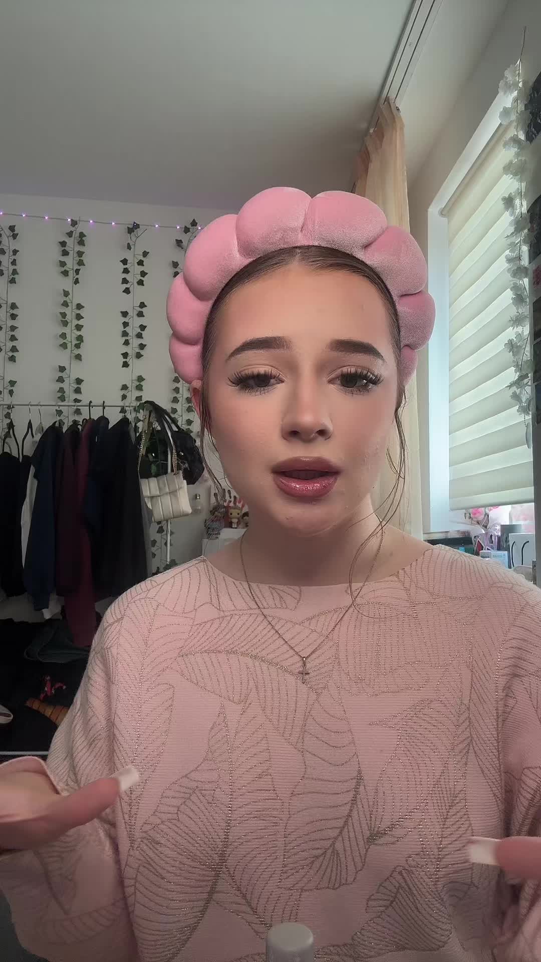 @тгк: шатенка в кадре