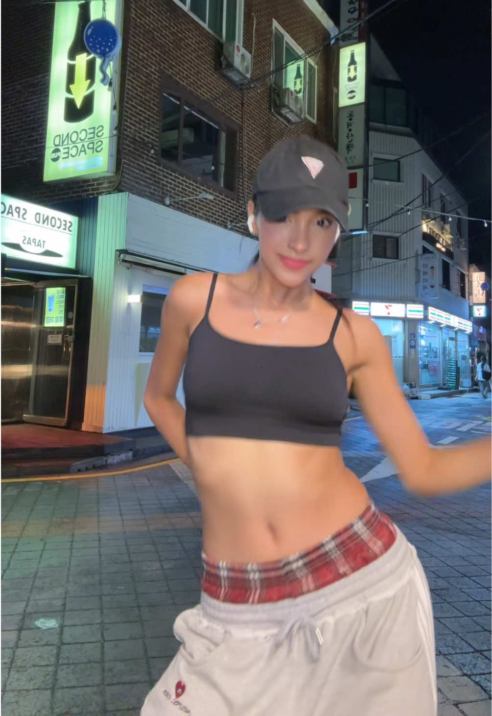 @Pao Valencia - 파올라