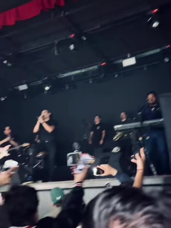 @LoboMtyMx