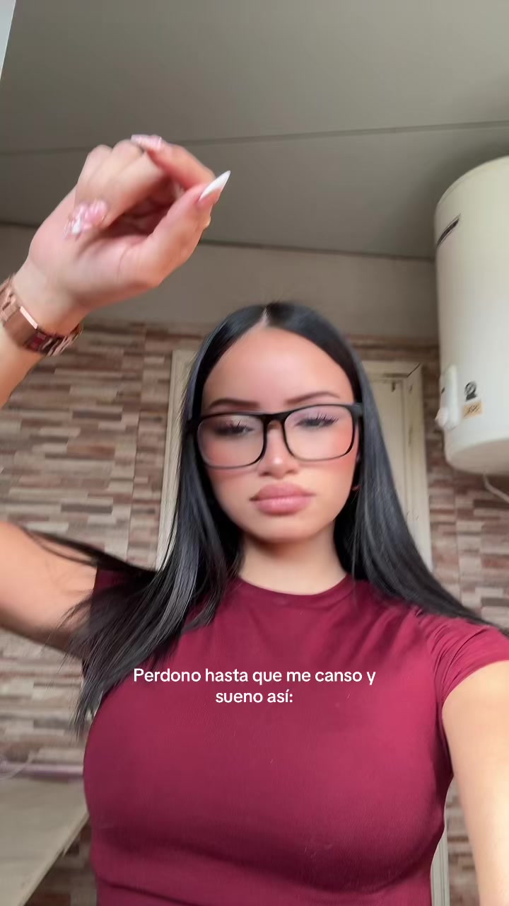 @𝓜𝓮𝓵𝓪𝓷𝔂 𝓜𝓪𝓻𝓲𝓬𝓱𝓪𝓵