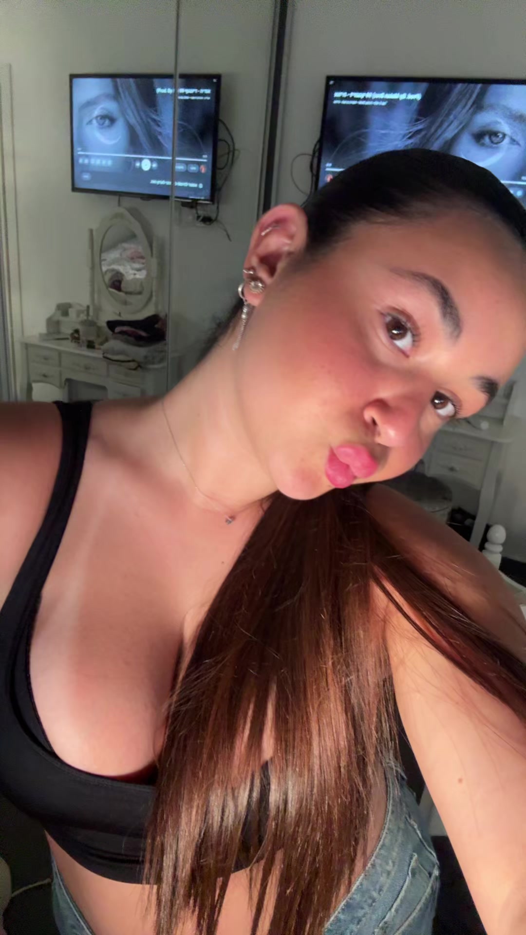 @Yaliii