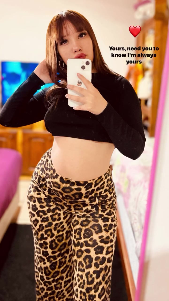 @larameza_