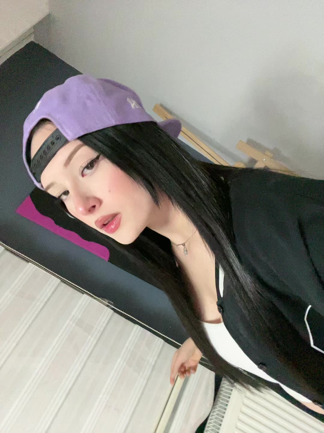 @llhe8na_