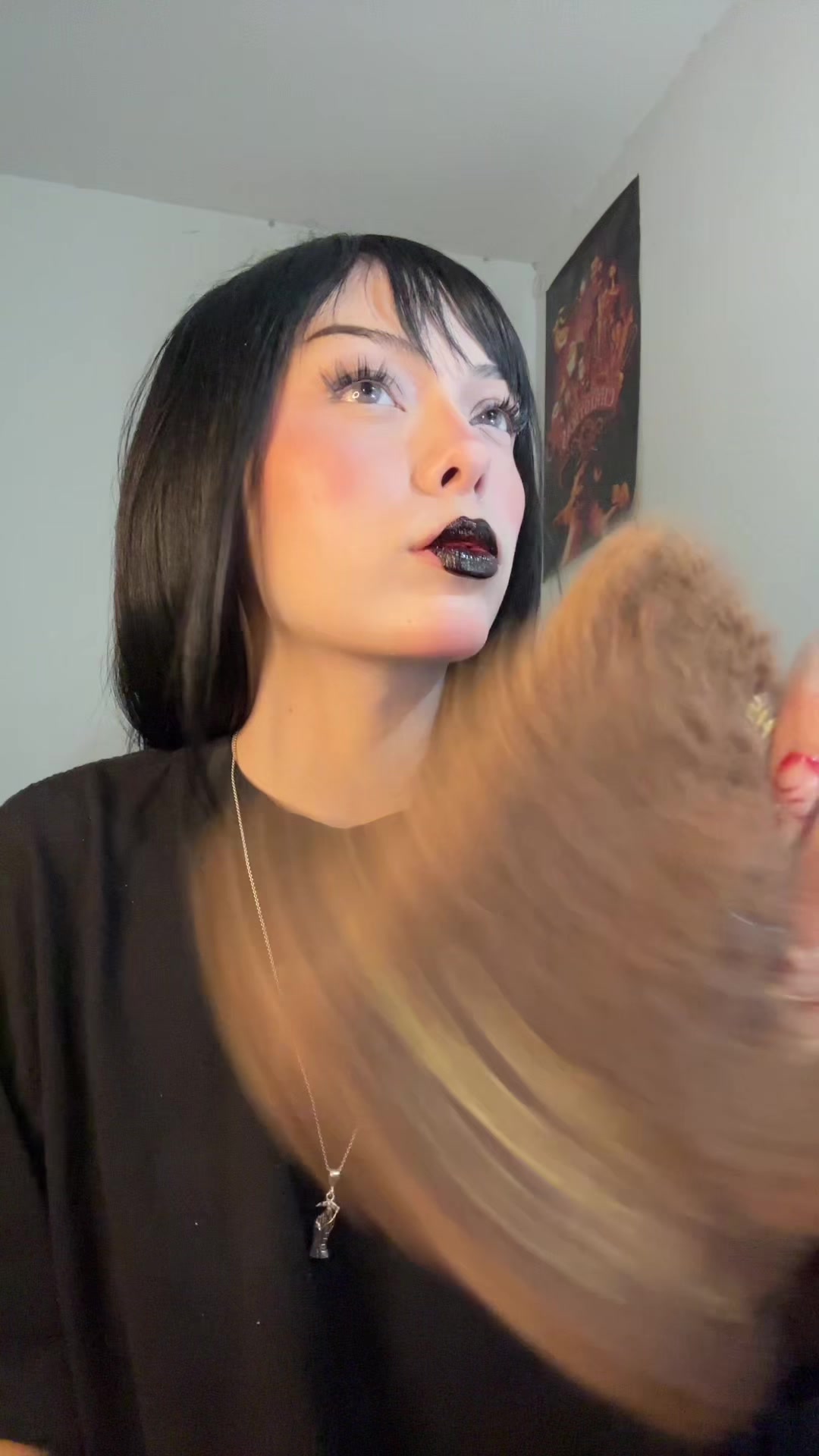 @SkinnyGhostiee🧛🏻&zwj;♀️