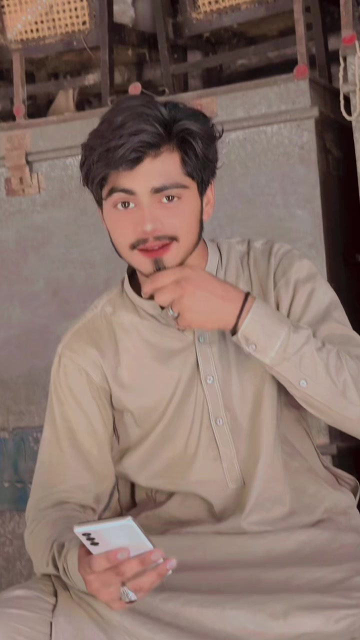 @معصوم پرندہ ظالم شکاری🦜🐦🥷