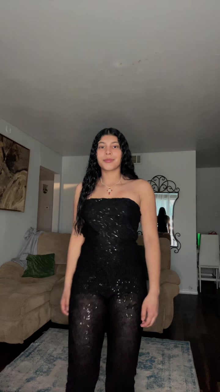 @Alison González