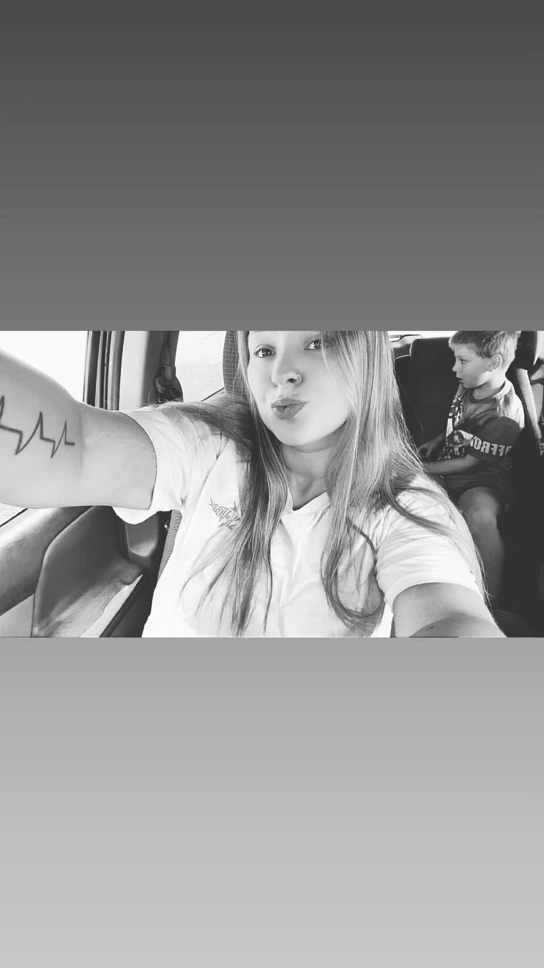 @Boy_Mama_19_21_23