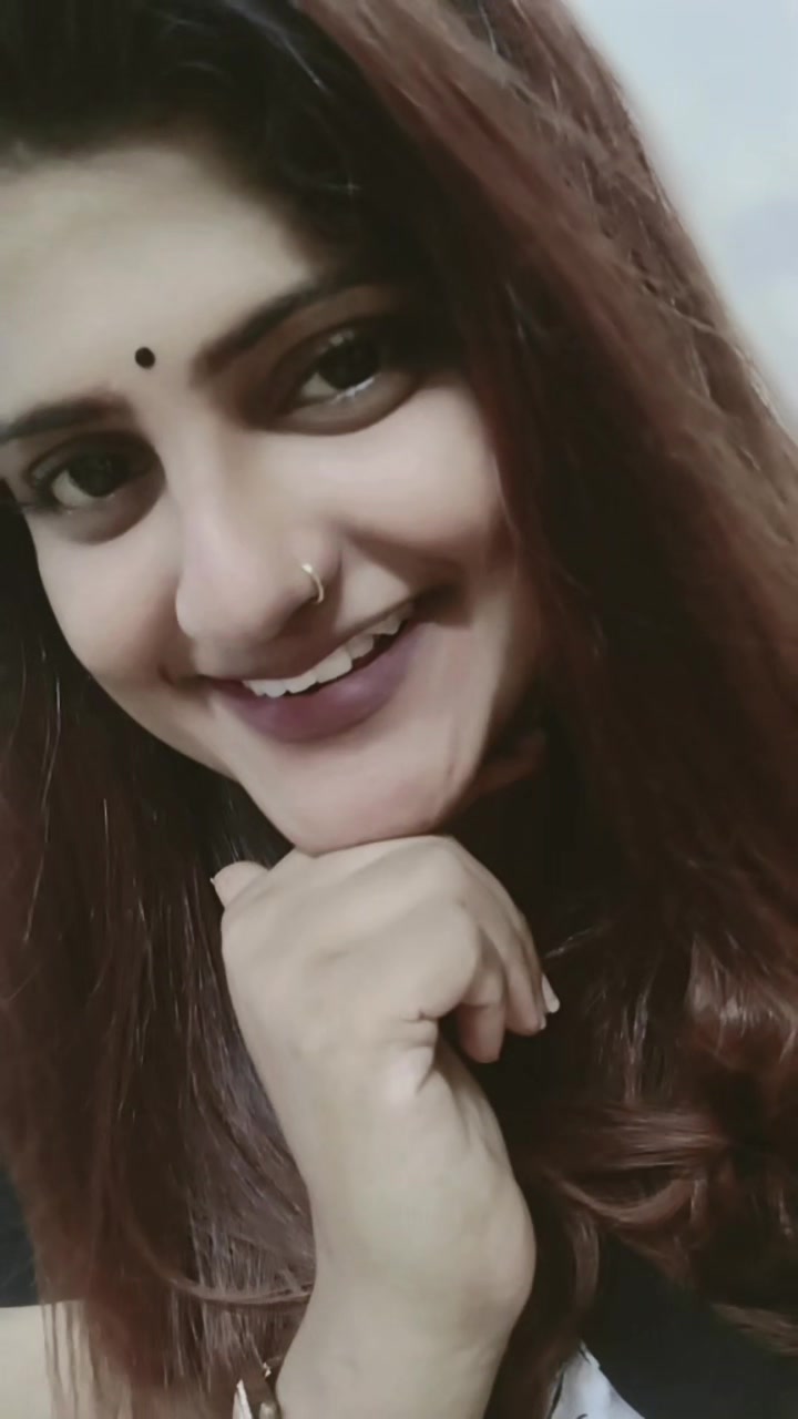 @𝓢𝓪𝓻𝓪𝓼 𝓒𝓱𝓮𝓵𝓵𝓸 💕