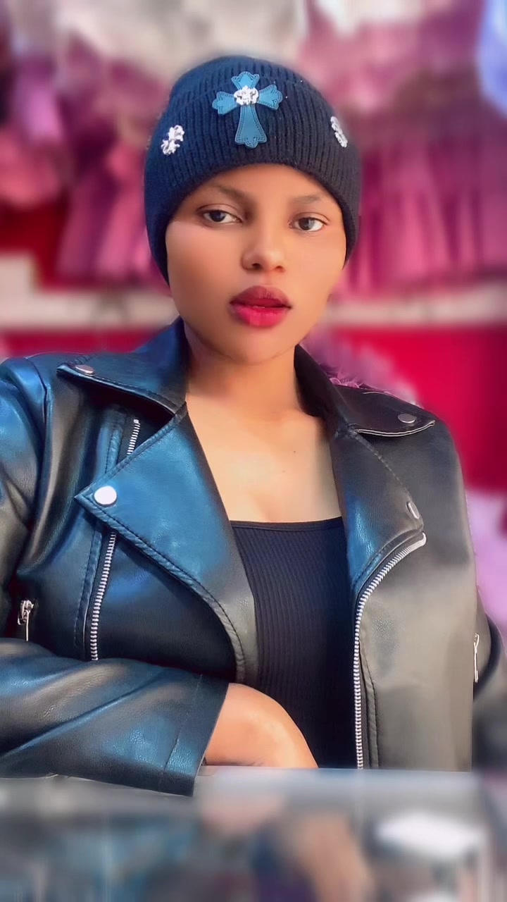 @SW££T ANNI£🍭✨️🍒