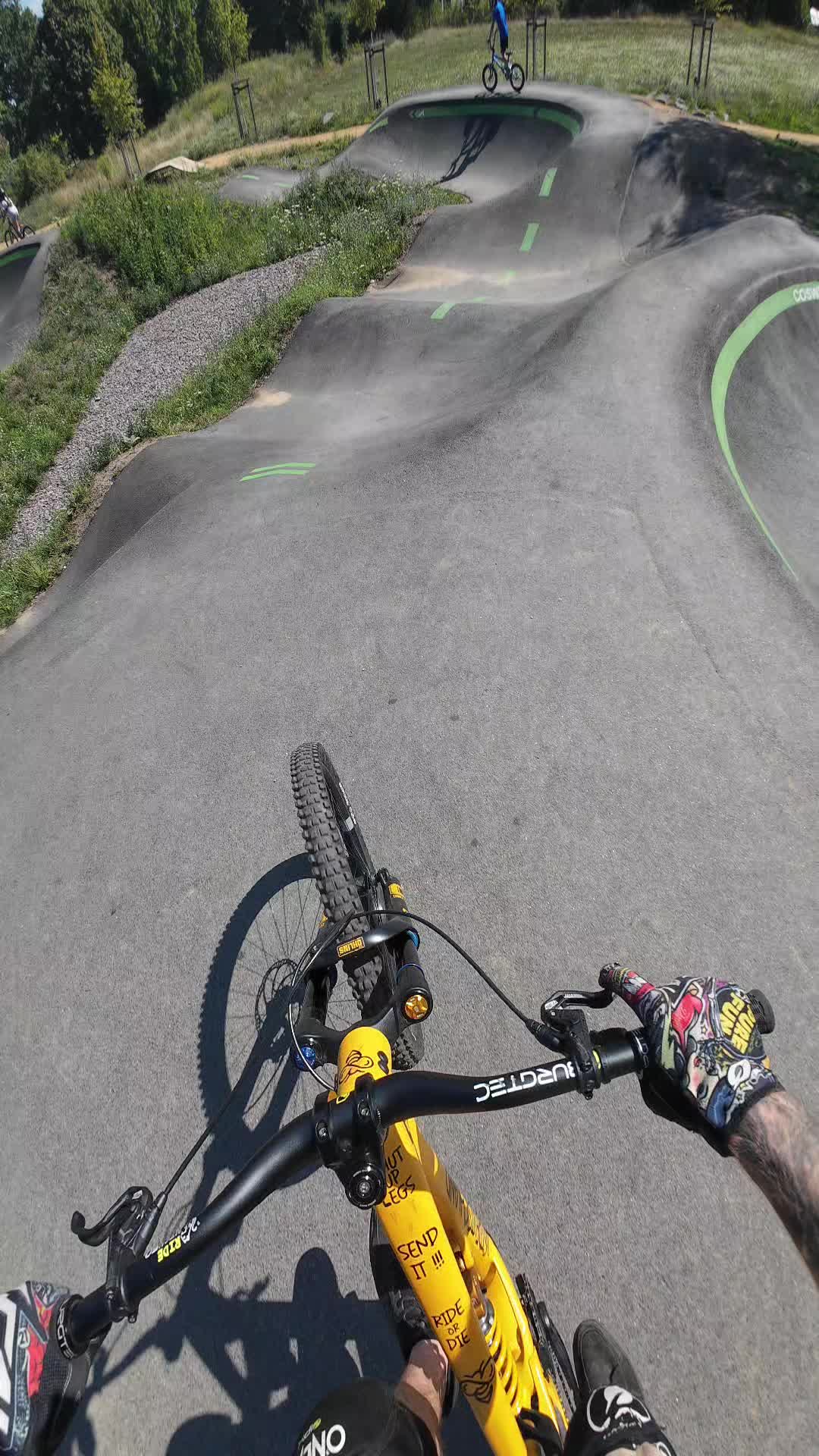 @Ossi uff'm Bike 🚵