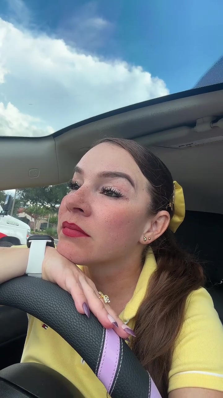 @Jenn💫