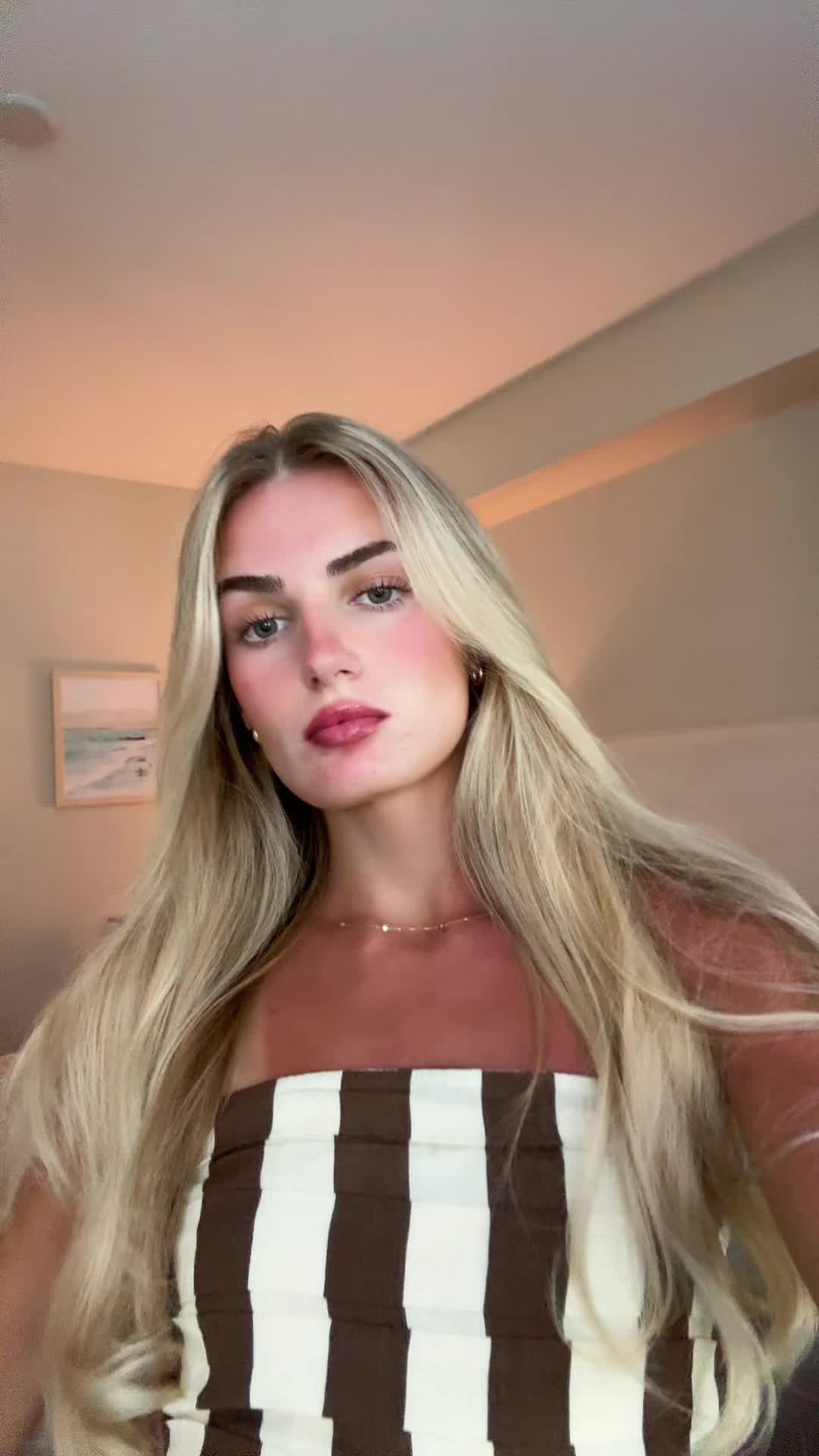 @AVA