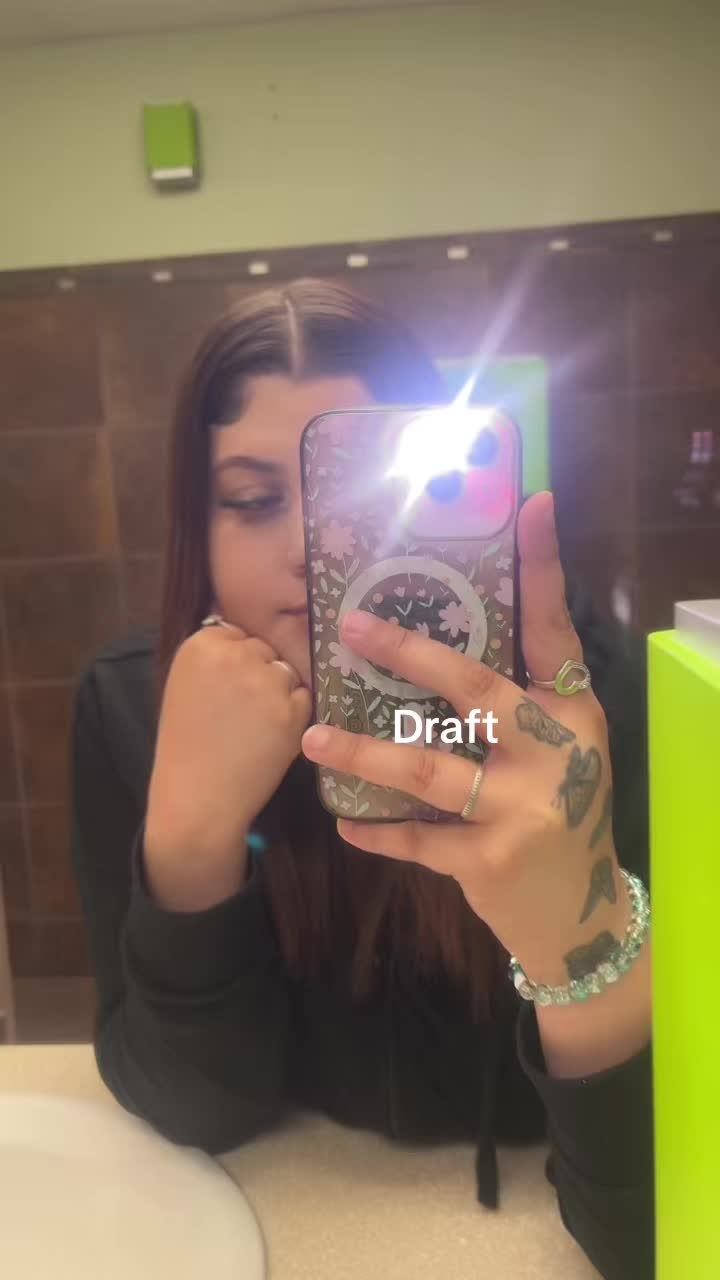@DAVRIANA K🩷