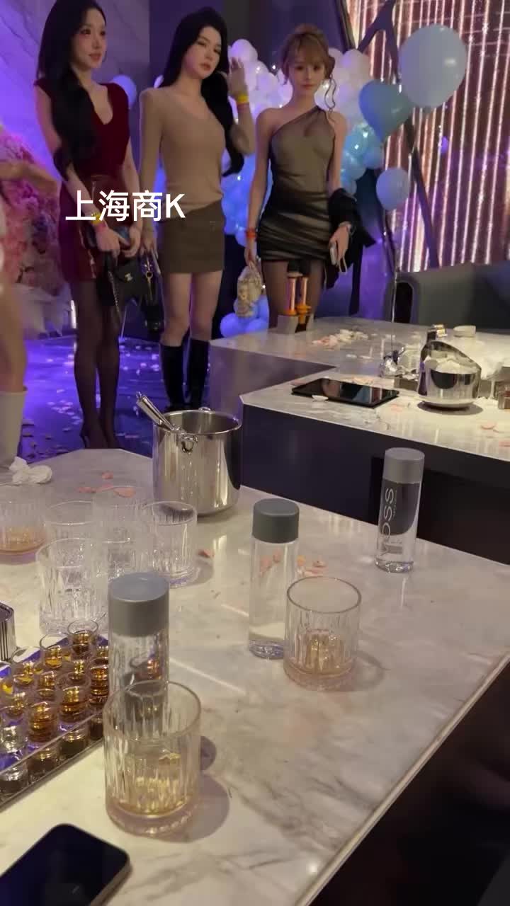 @KTV预定小胖