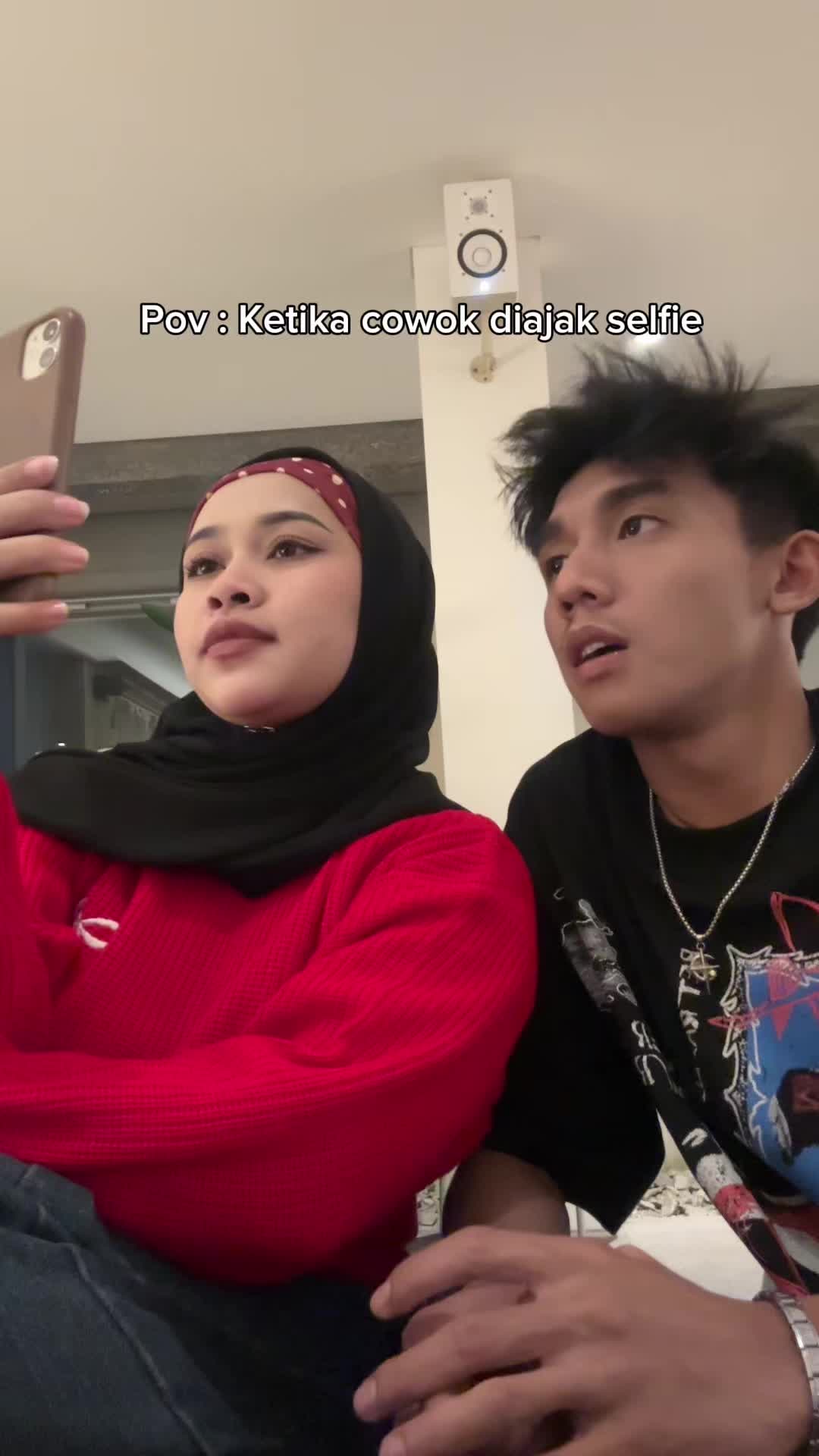 @Thiaraa💫_