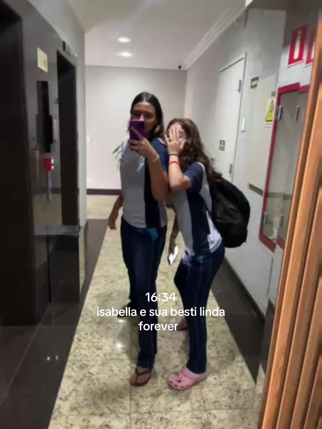 @o que a Isabella está fazendo