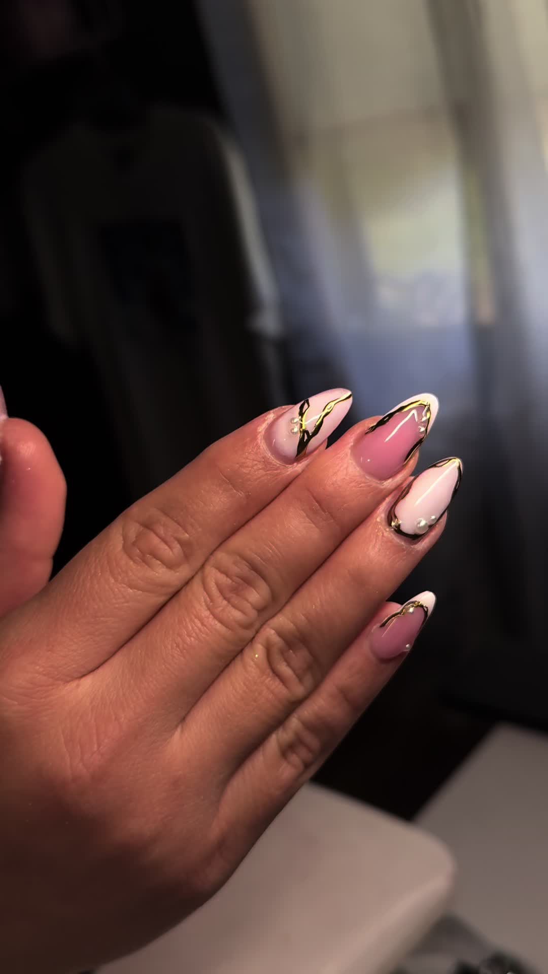 @_baddienailsxo