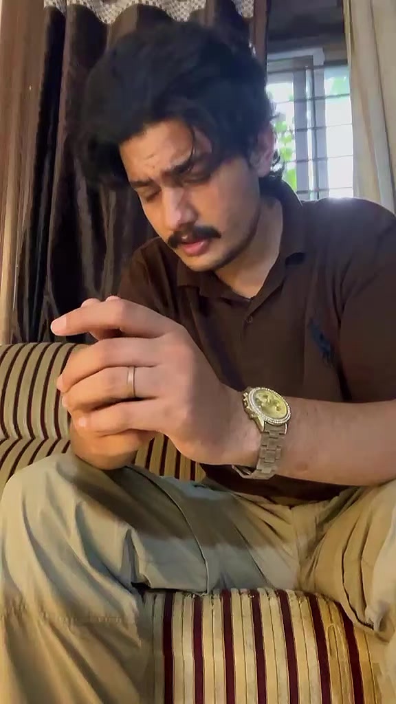 @Listen Zeeshan 🎙️