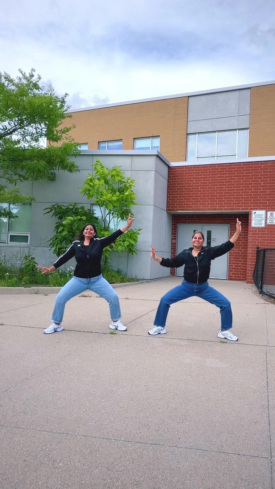 @Bhangra_with_majajanzz
