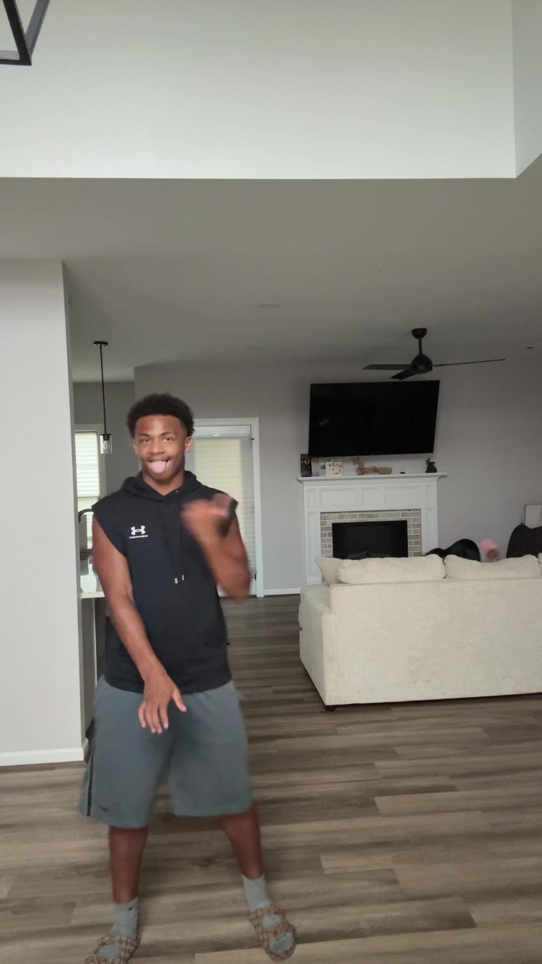 @Hollywoodmari0