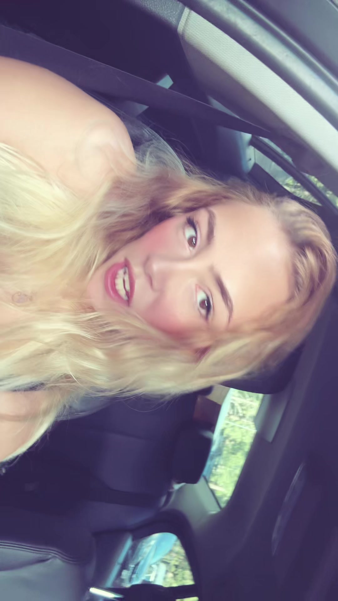 @Lovely_Layyy