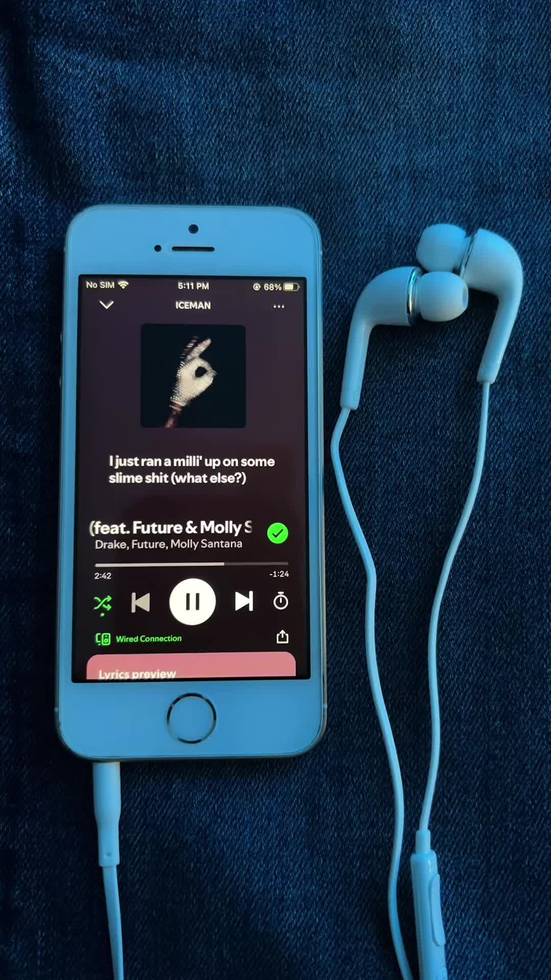 @𖣂