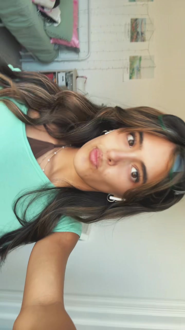 @miaviannee