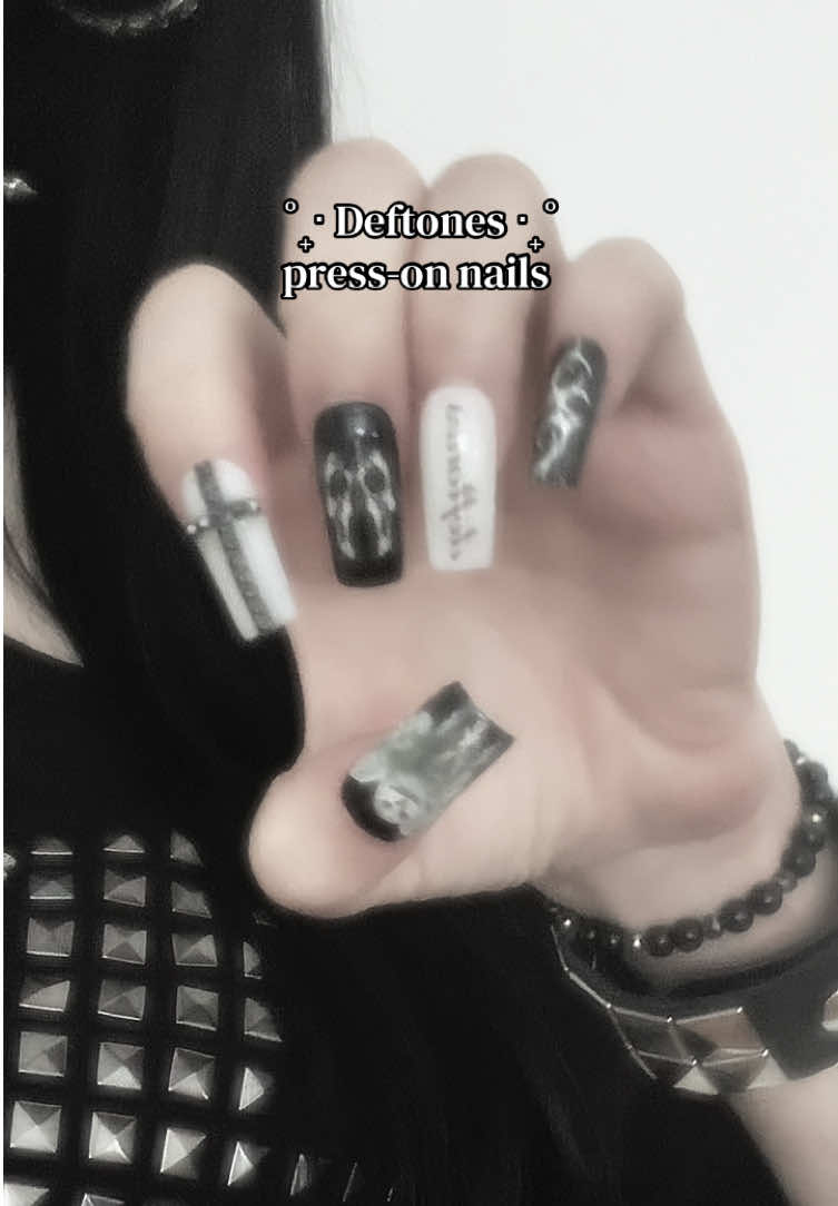 @𝓂𝒶𝓏𝓏𝓎༒˚˖ | press on nails