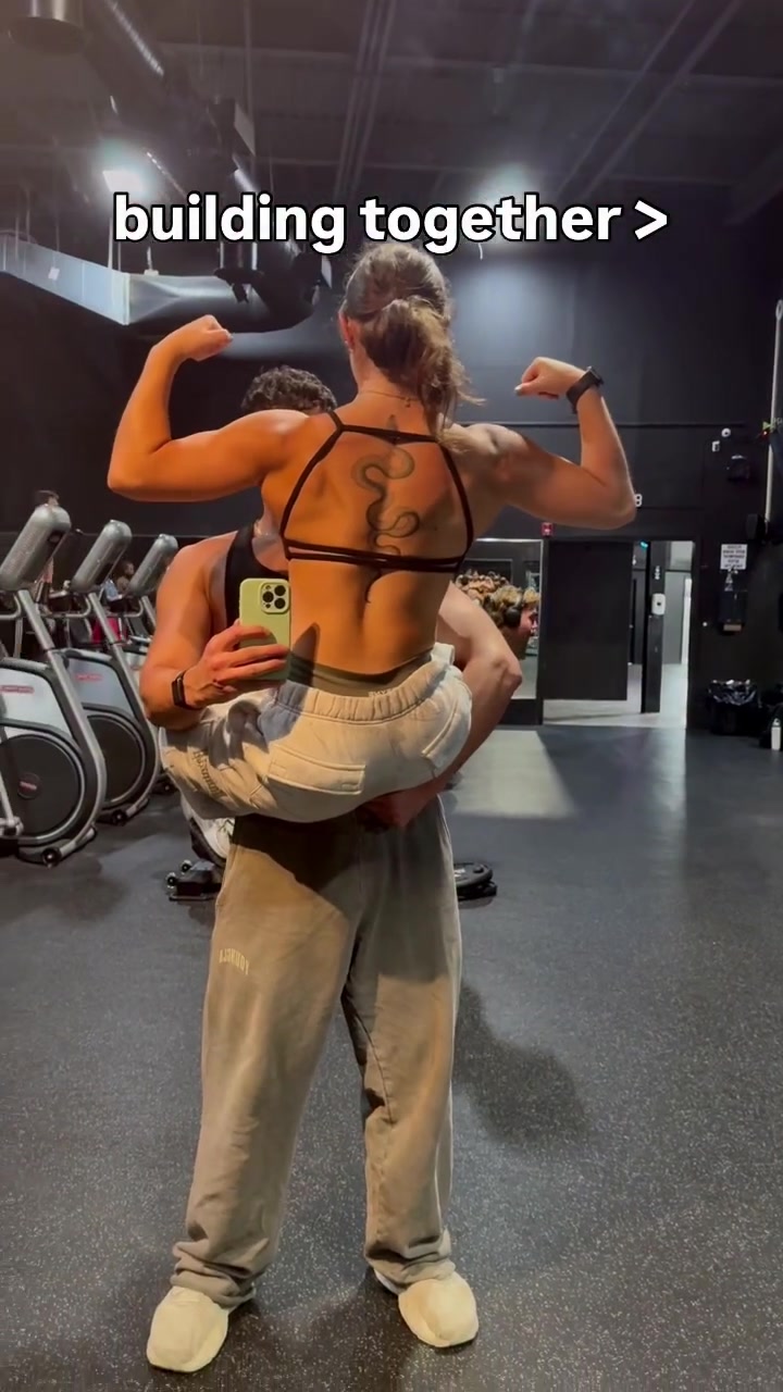 @adrianaciani
