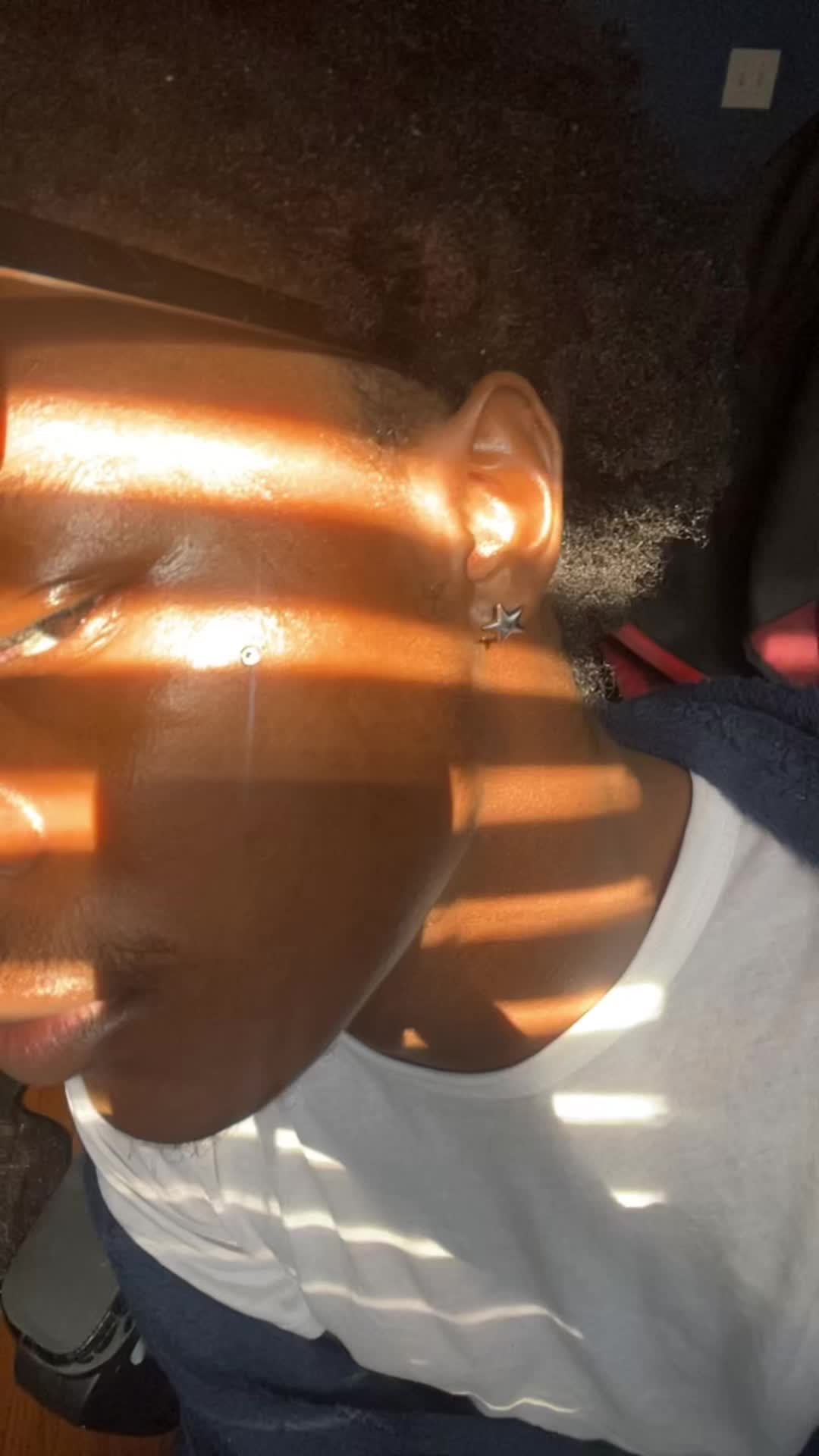 @M O B