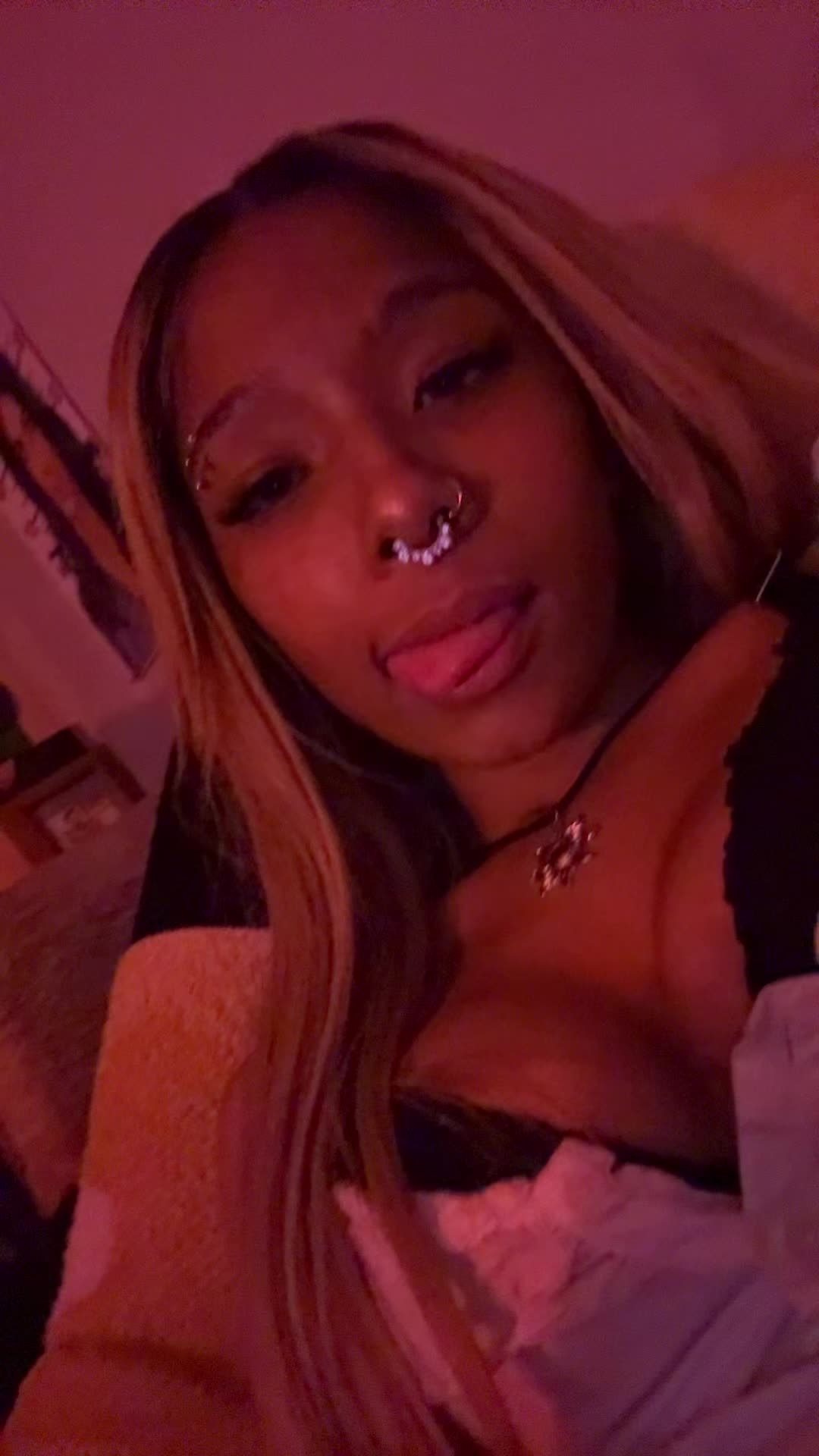 @clararara