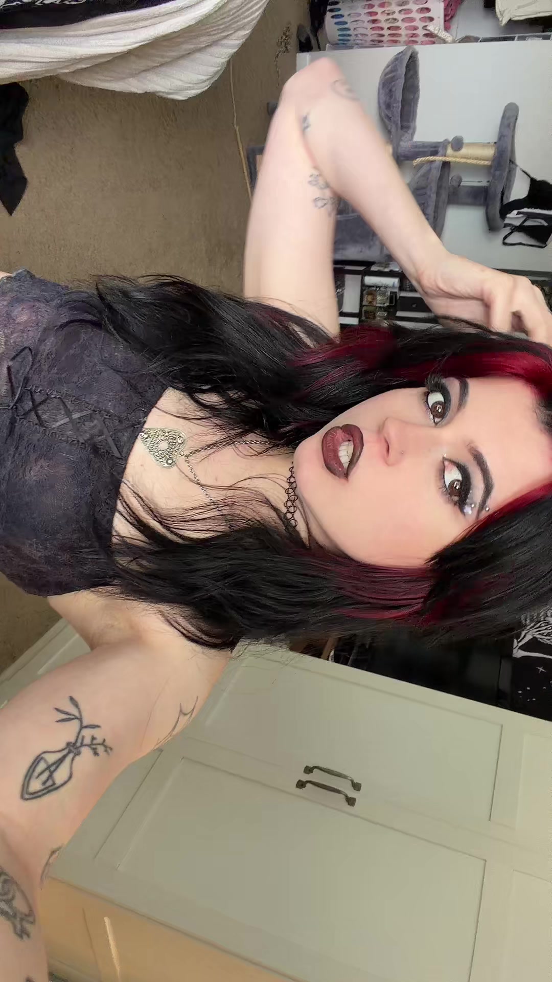 @:3