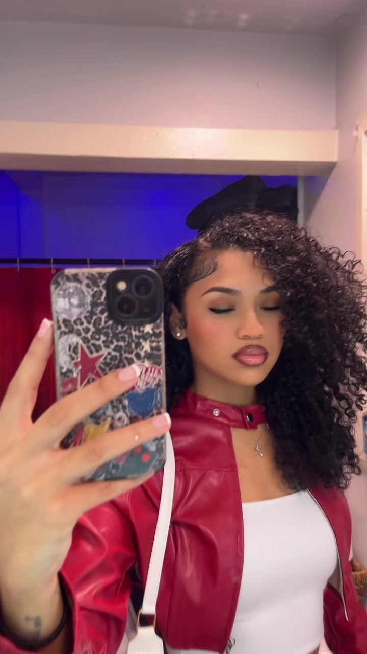@_KiarraB