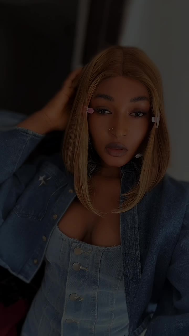 @🦋Dee~Iz~So~Fly🦋