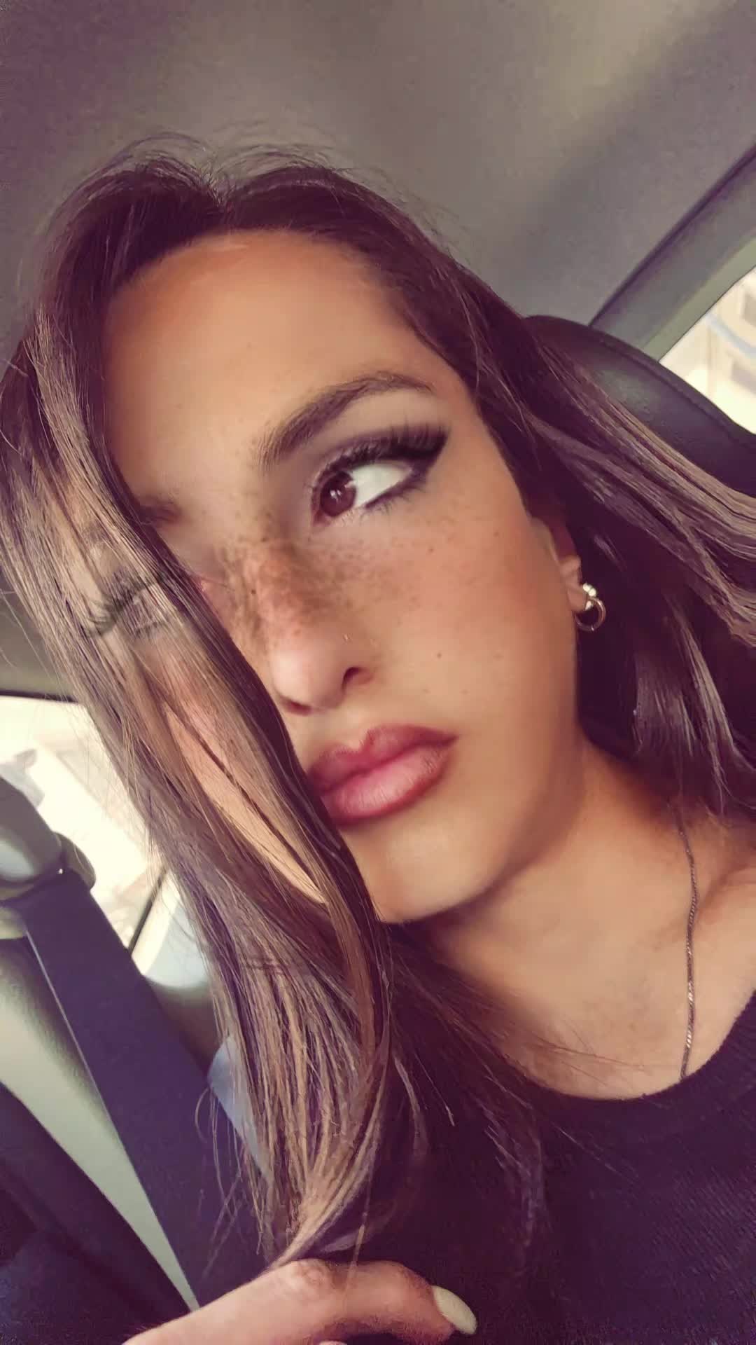 @tizianarebelgirl