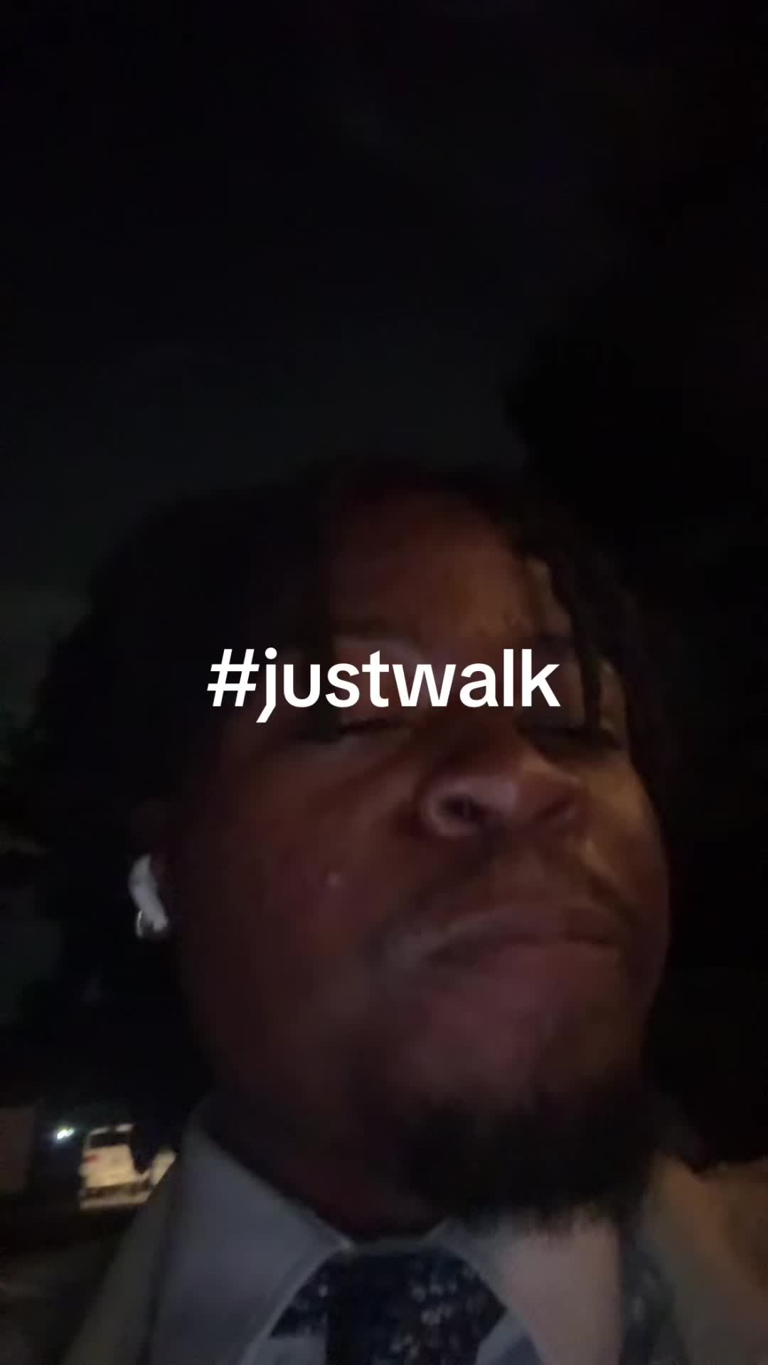 @moyoezzy