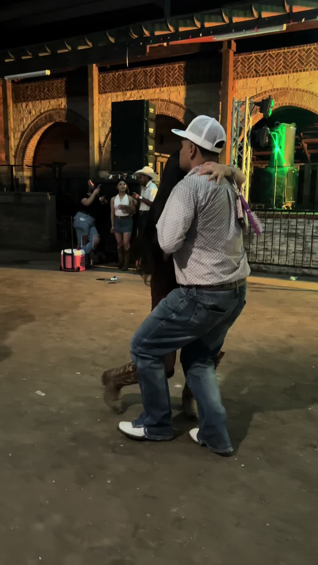 @𝐄𝐥𝐩𝐞𝐥𝐨𝐧𝐥𝐢𝐯𝐞𝟕𝟕𝟕