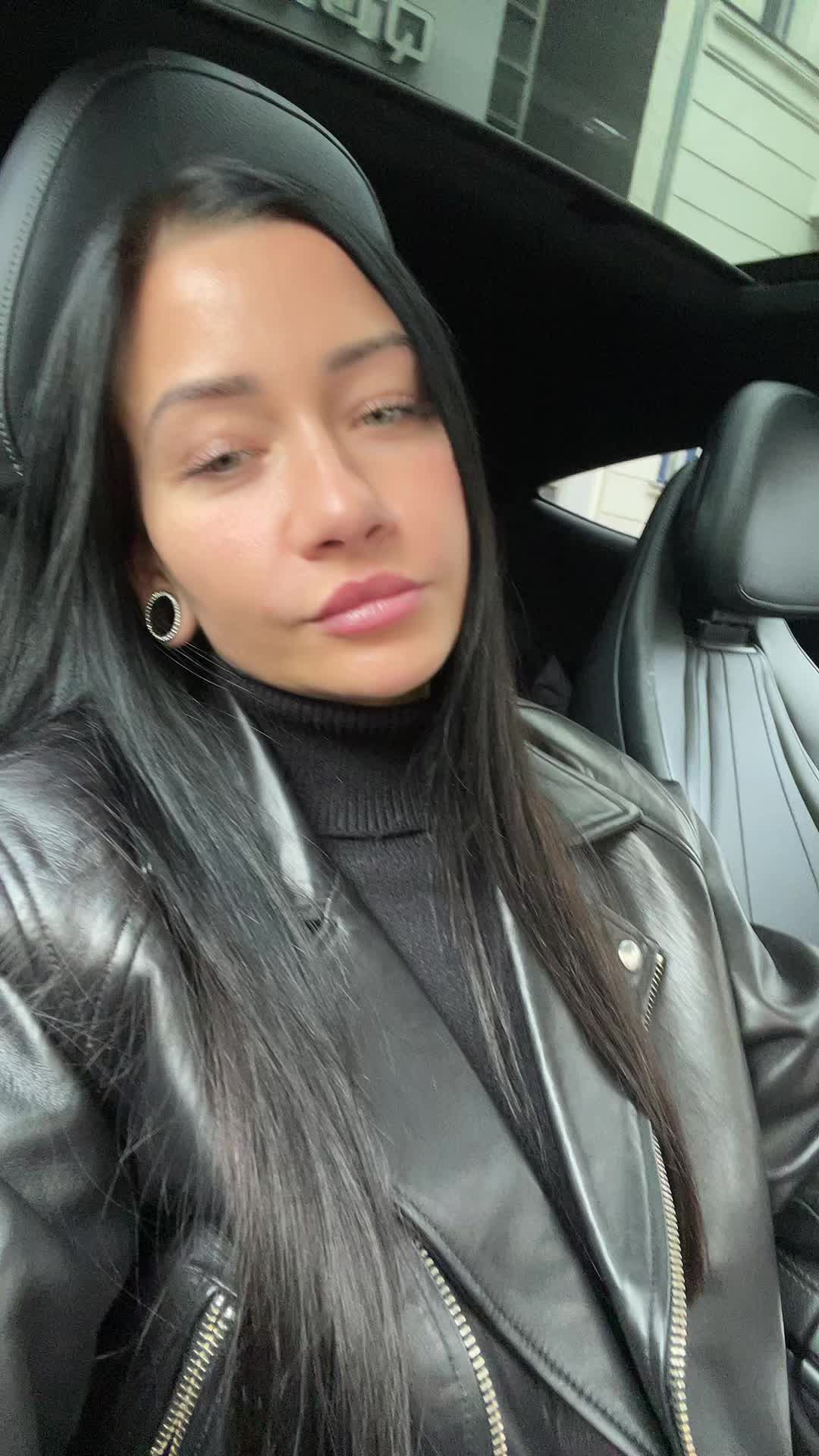 @bella