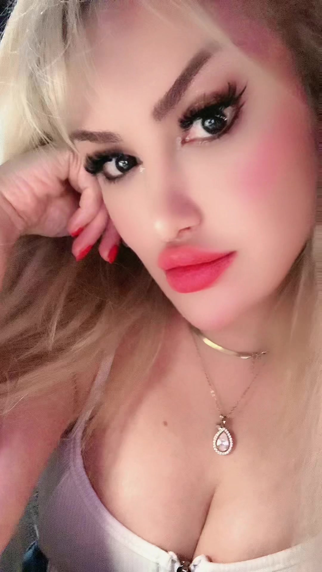 @Ayşegül