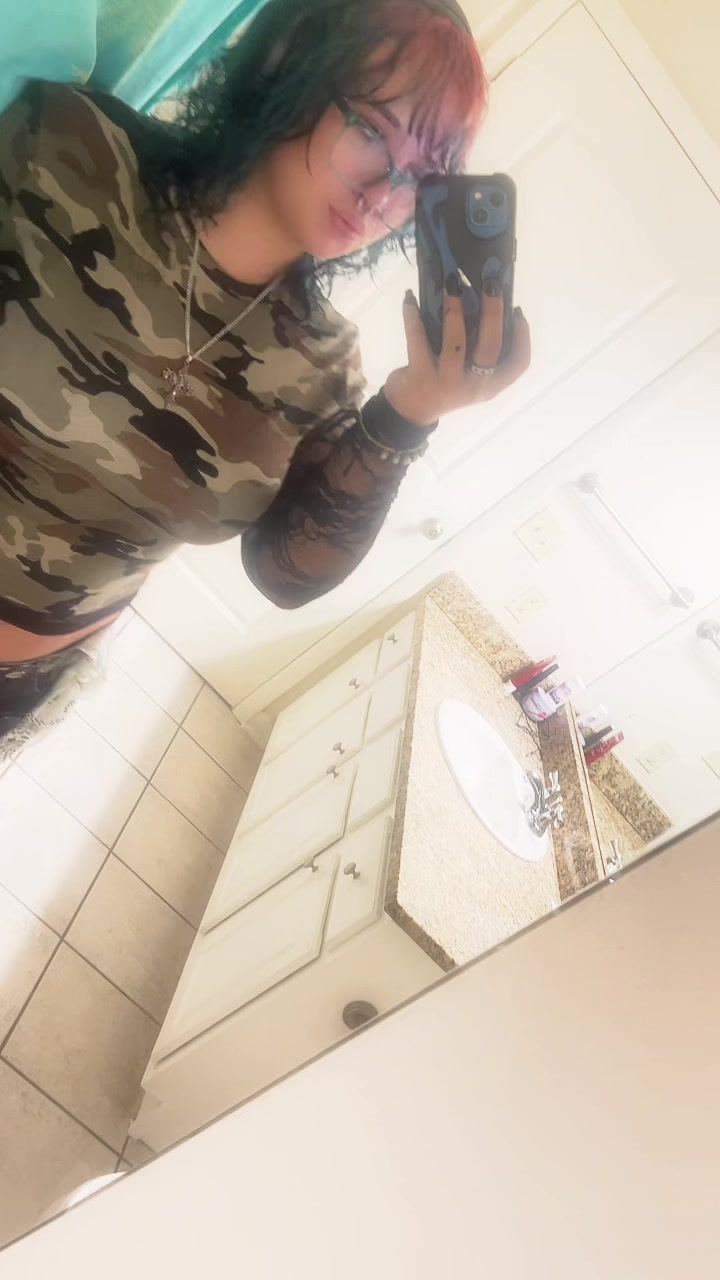 @Jem_b1tch