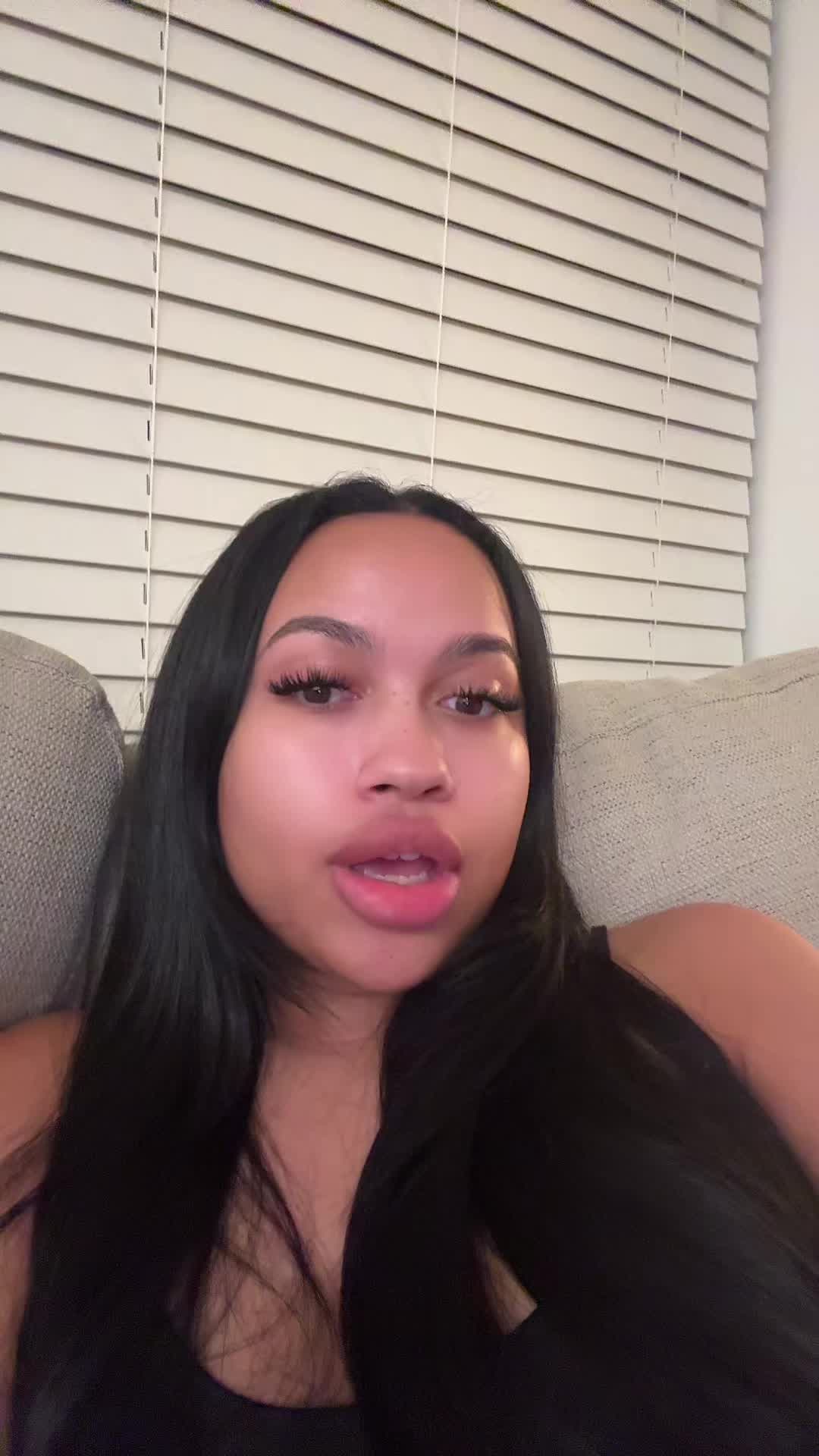 @Bella