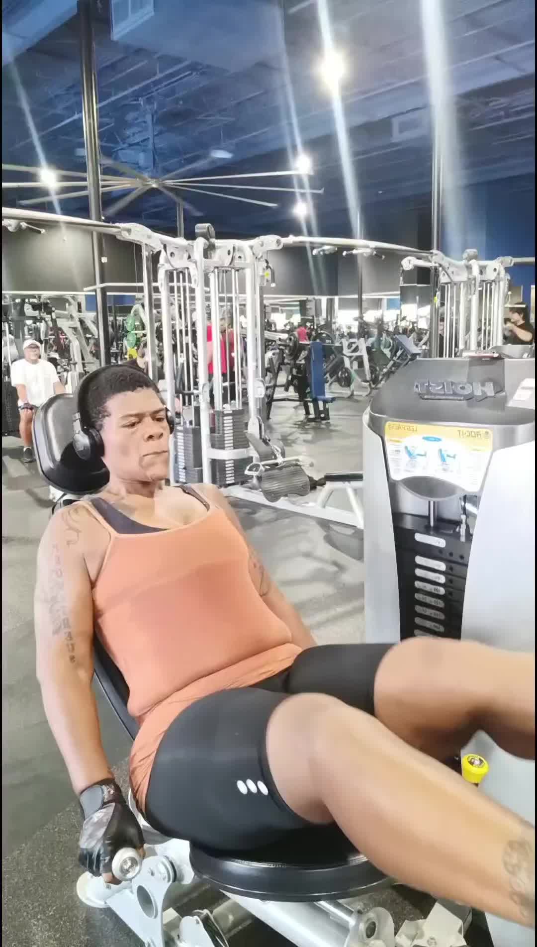 @locaknoni
