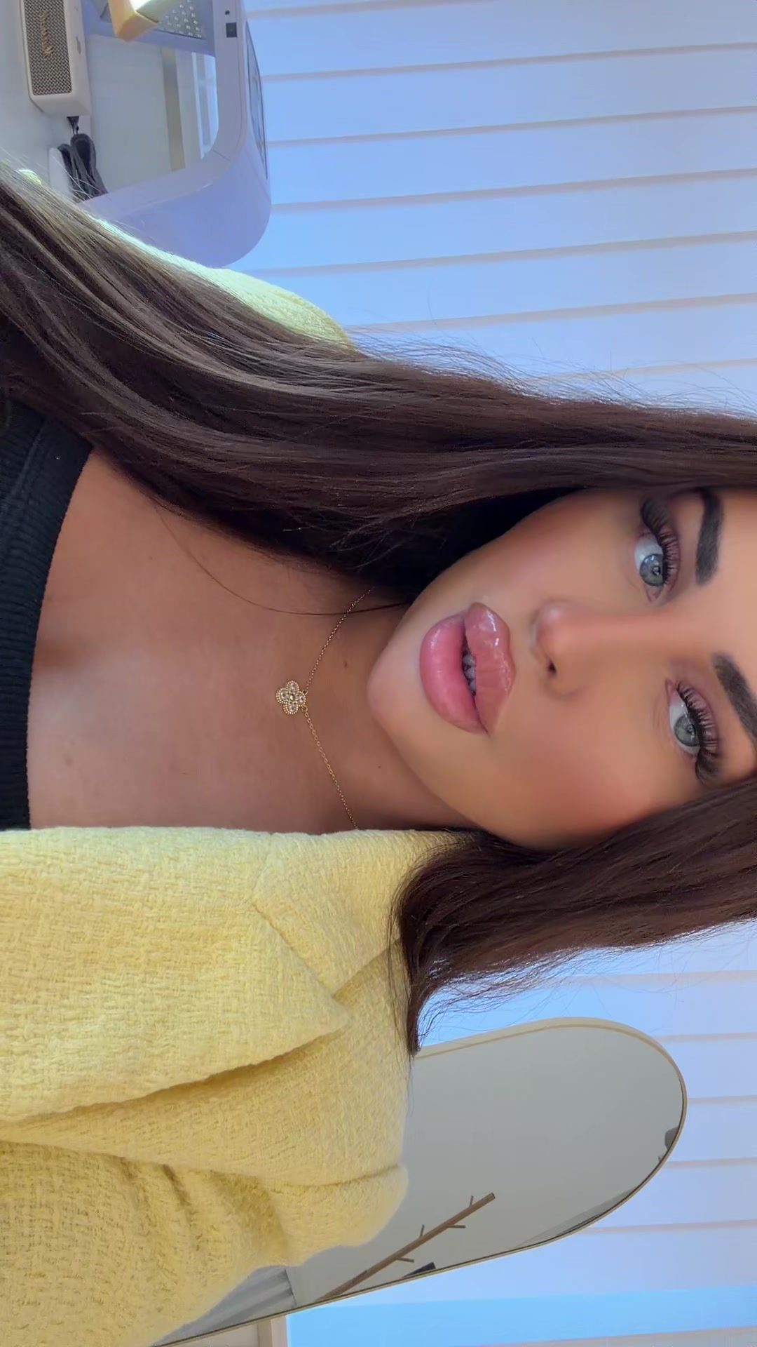 @𝐎 𝐥 𝐢 𝐯 𝐢 𝐚