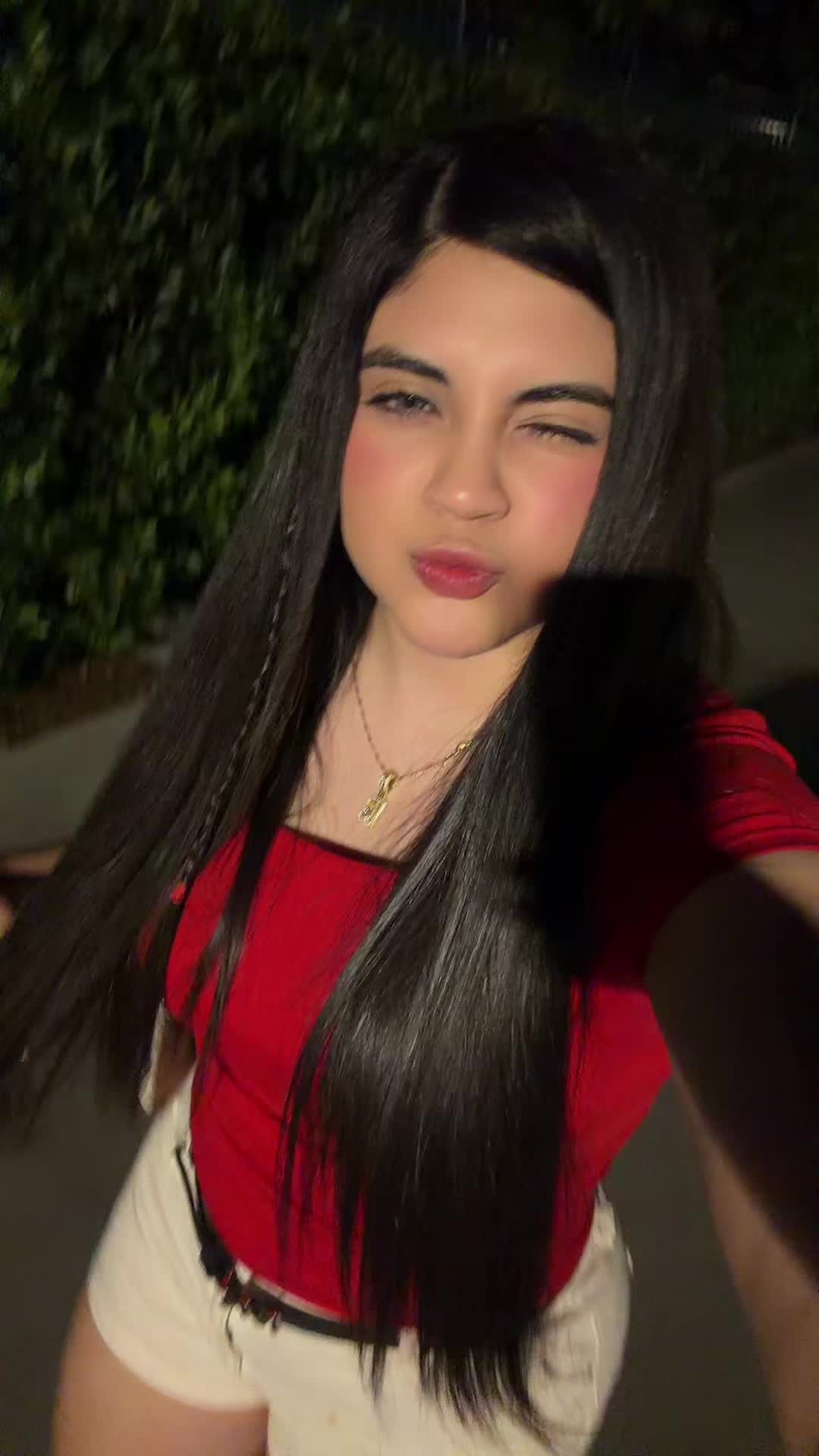 @🐬La Niña de las gorras♥️🧢