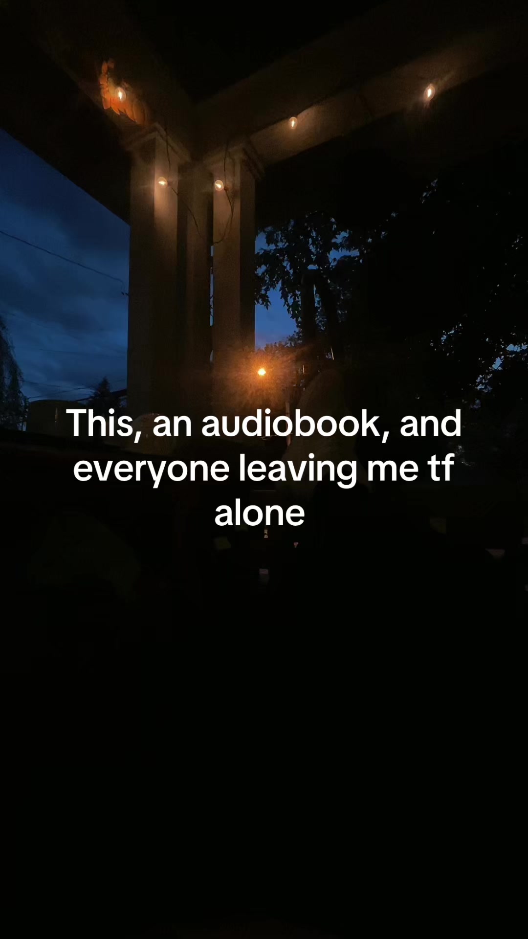 @H O L L Y || 🪐📚🥀