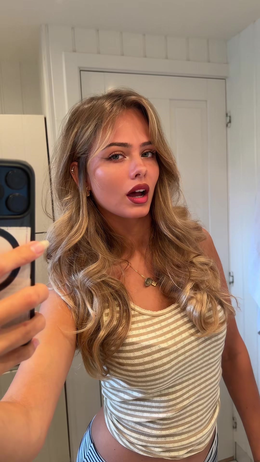 @saracrumbleleg