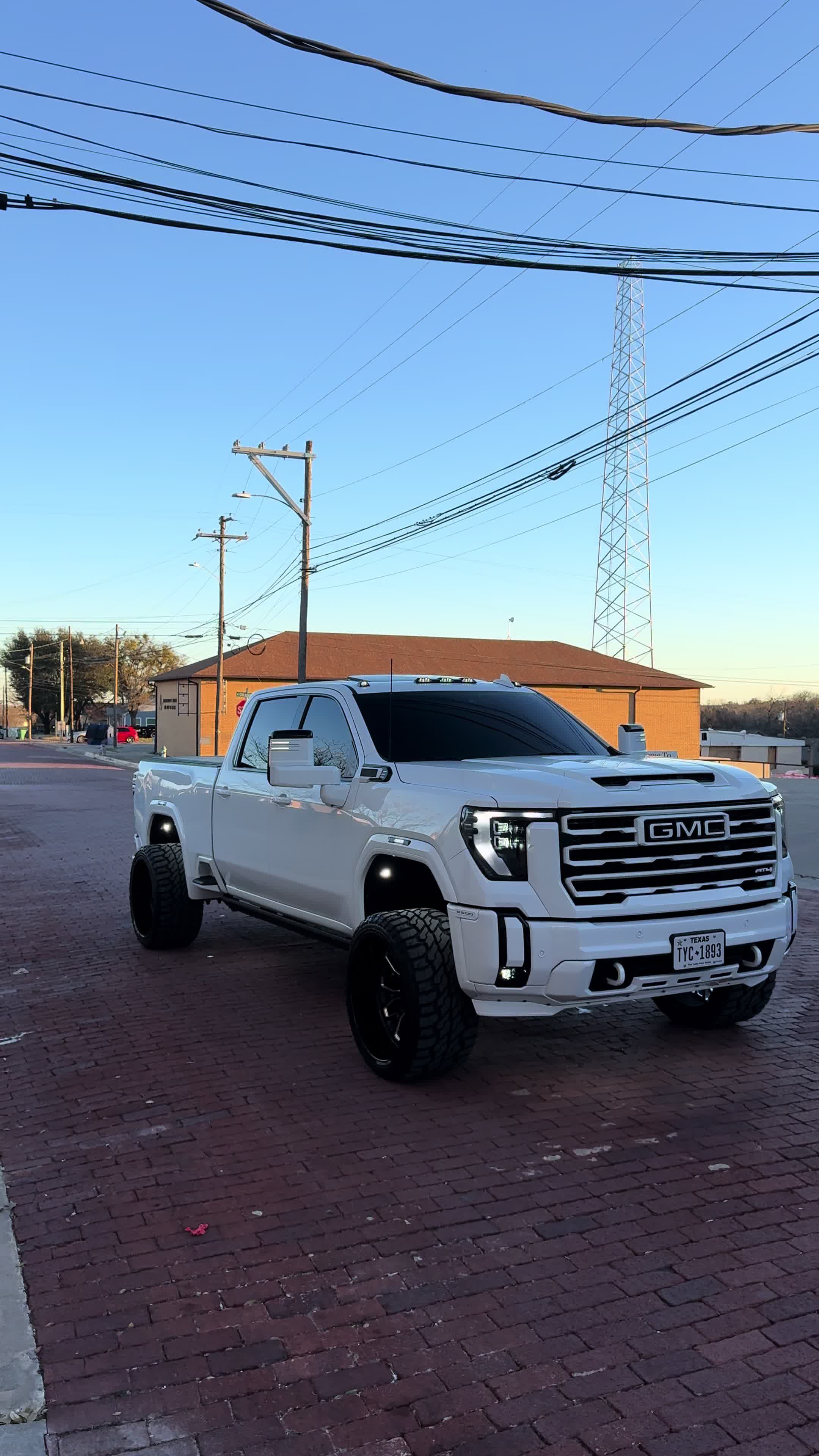 @wyatt.tevis