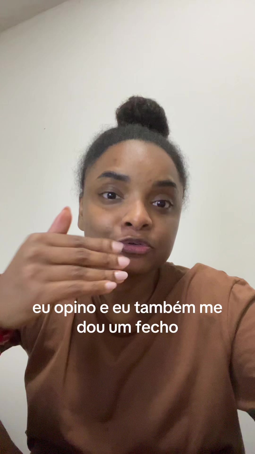 @Esthela