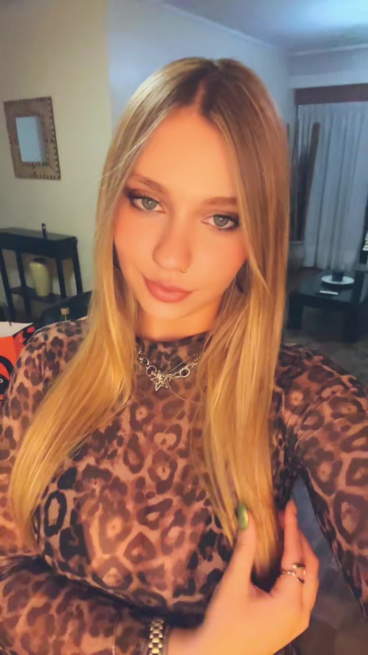 @vicky🍒
